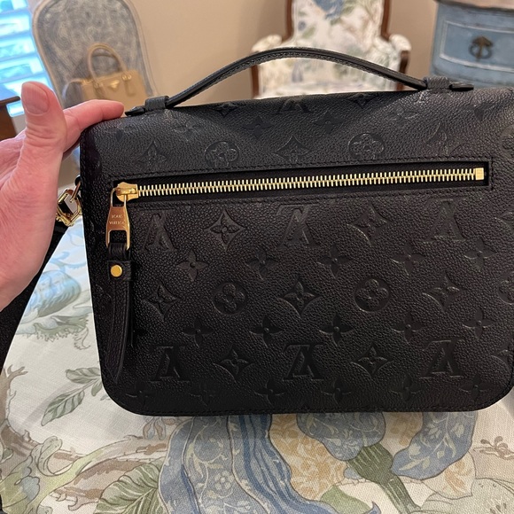 Louis Vuitton Pochette Métis Black Empriente Leather Pristine - Picture 5 of 16